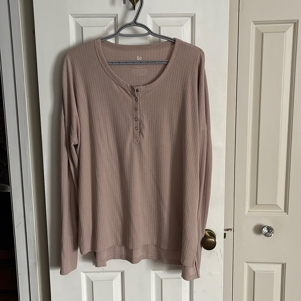 Womens long sleeve tee